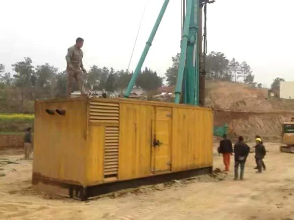 殷都如何判断水冷式机油散热器密封件是否需要更换？